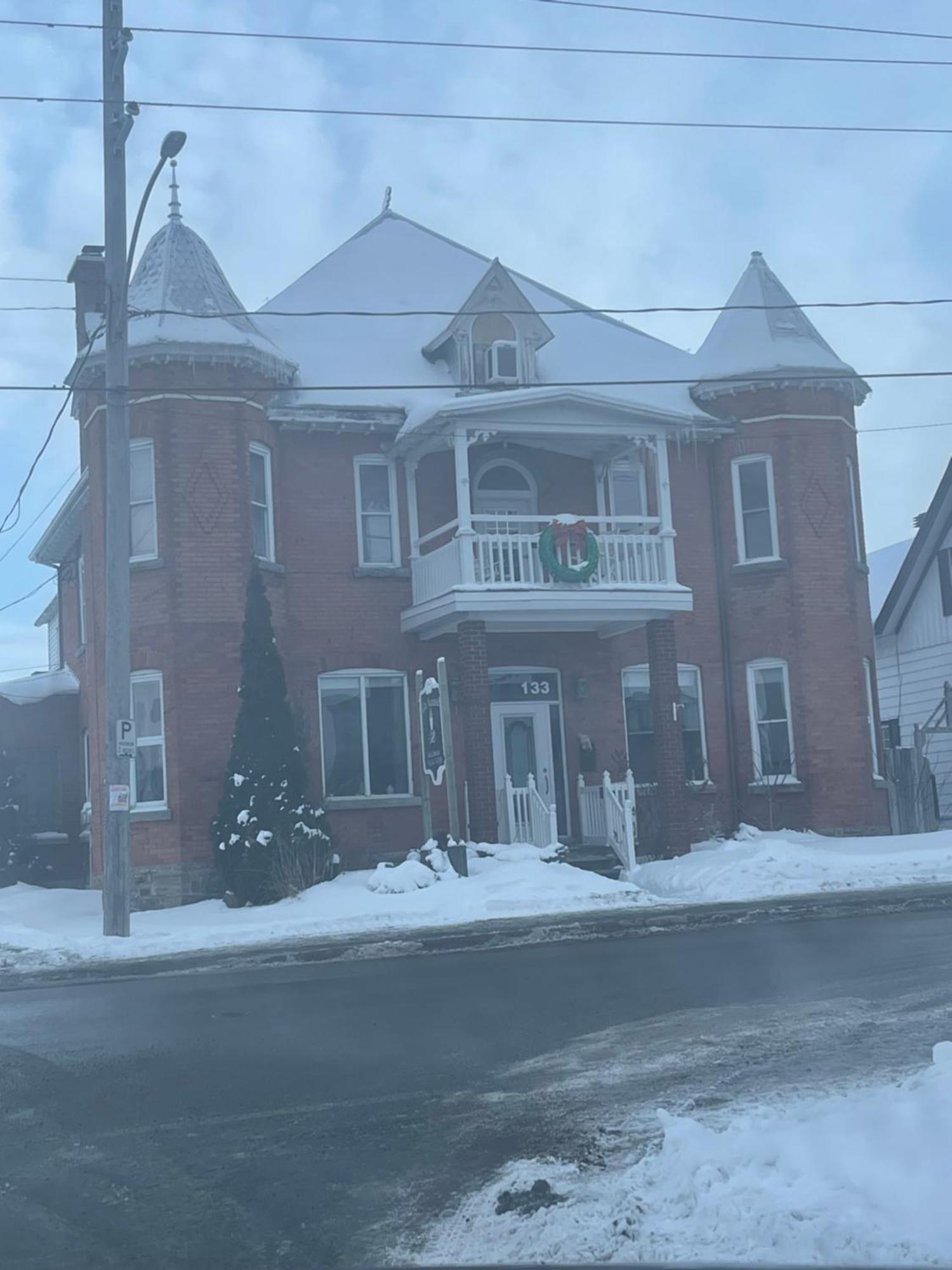 Auberge Et Bistro Namaste Lachute Kültér fotó